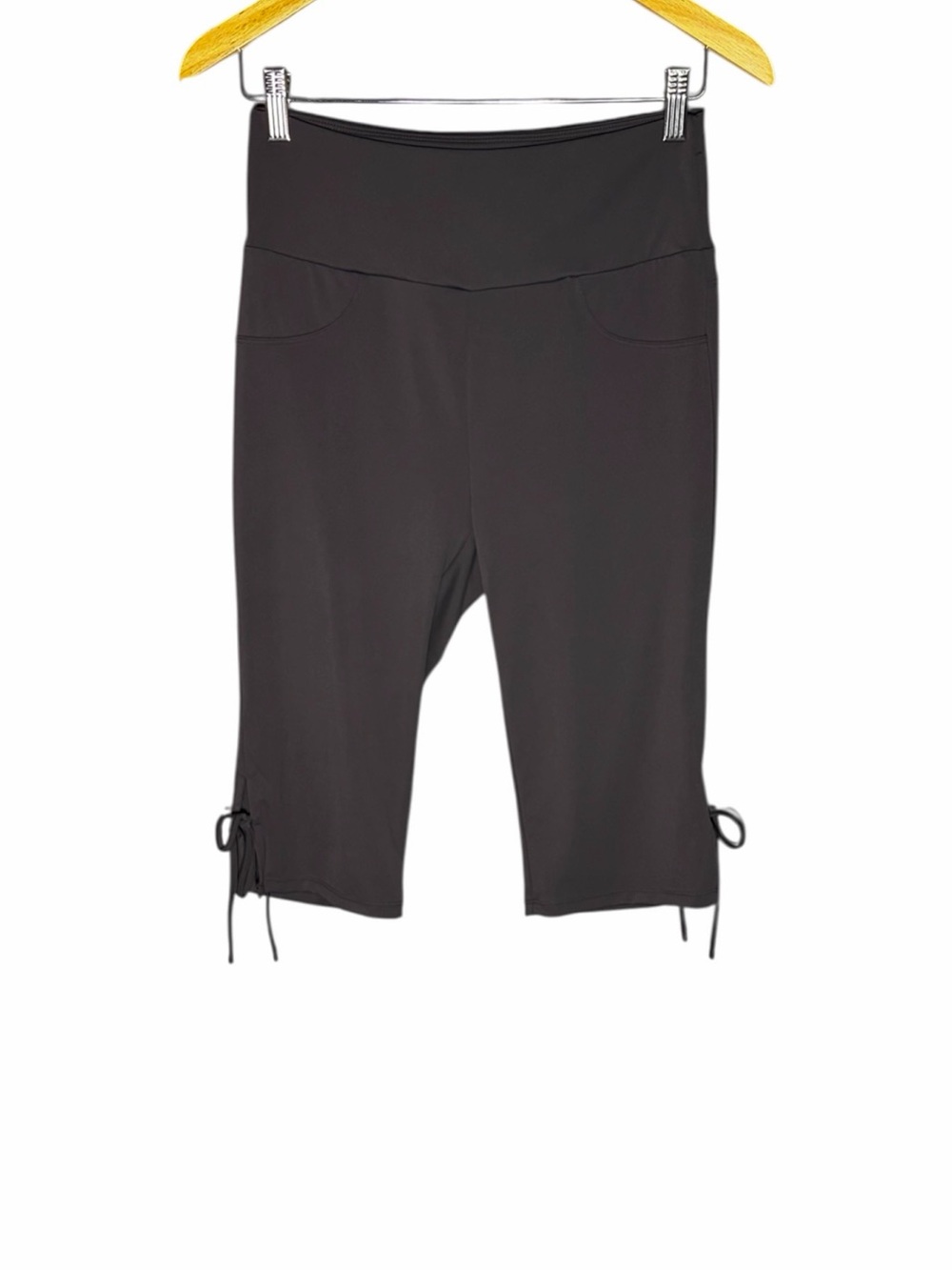 NWT Halara Mid Rise Lace Up Capri Pants Pockets Steel Grayness